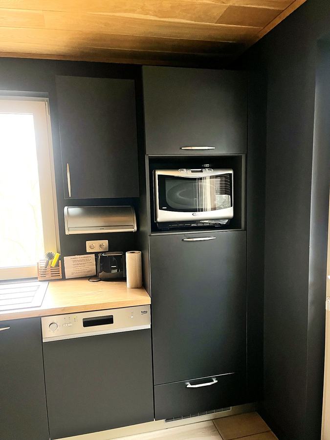 La cuisine : micro-ondes et lave-vaisselle